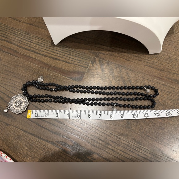 Chic Black Beaded Necklace with Silver Medallion - Picture 6 of 6